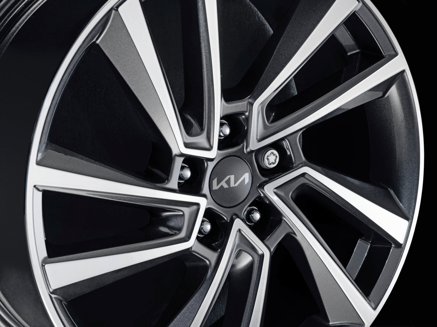 Bezpieczne mocowanie kół – śruby antykradzieżowe Kia